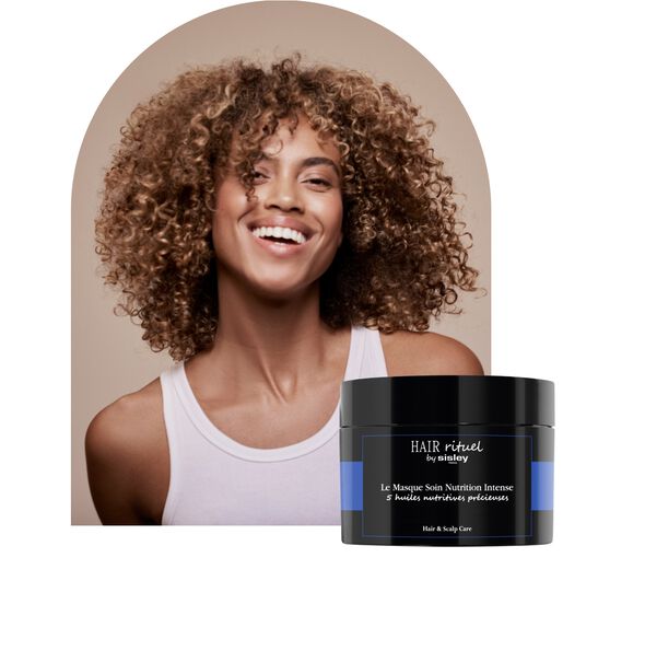In winter, it is essential to pay particular attention to hair’s hydration and nutrition.